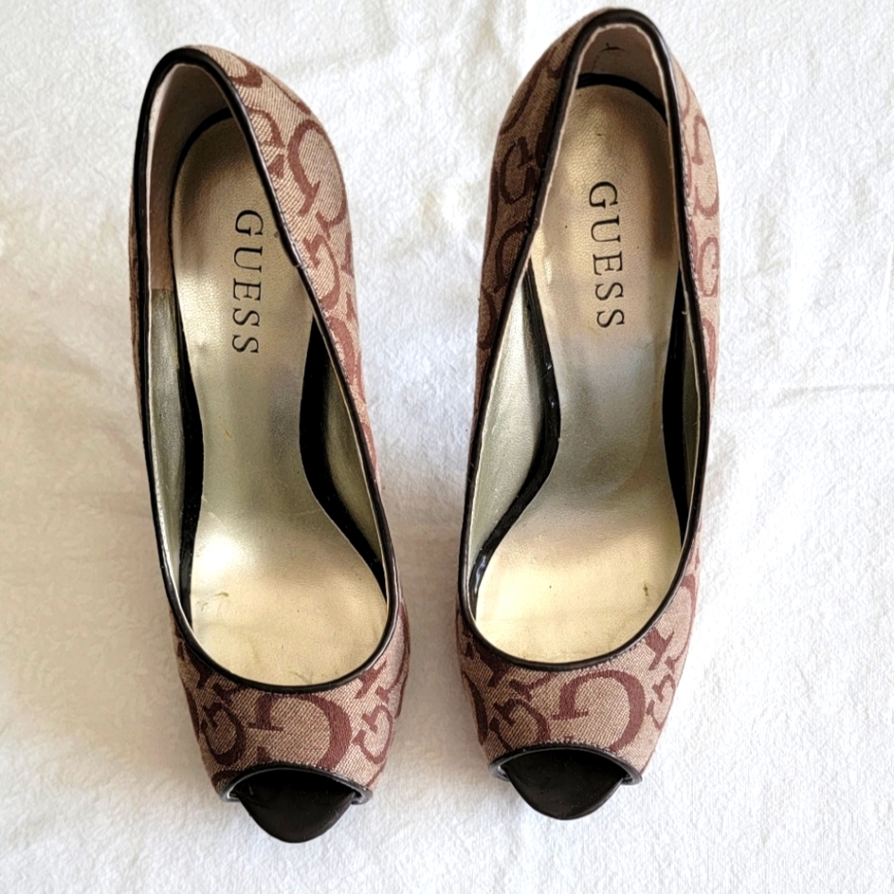 Guess high heel size 6
